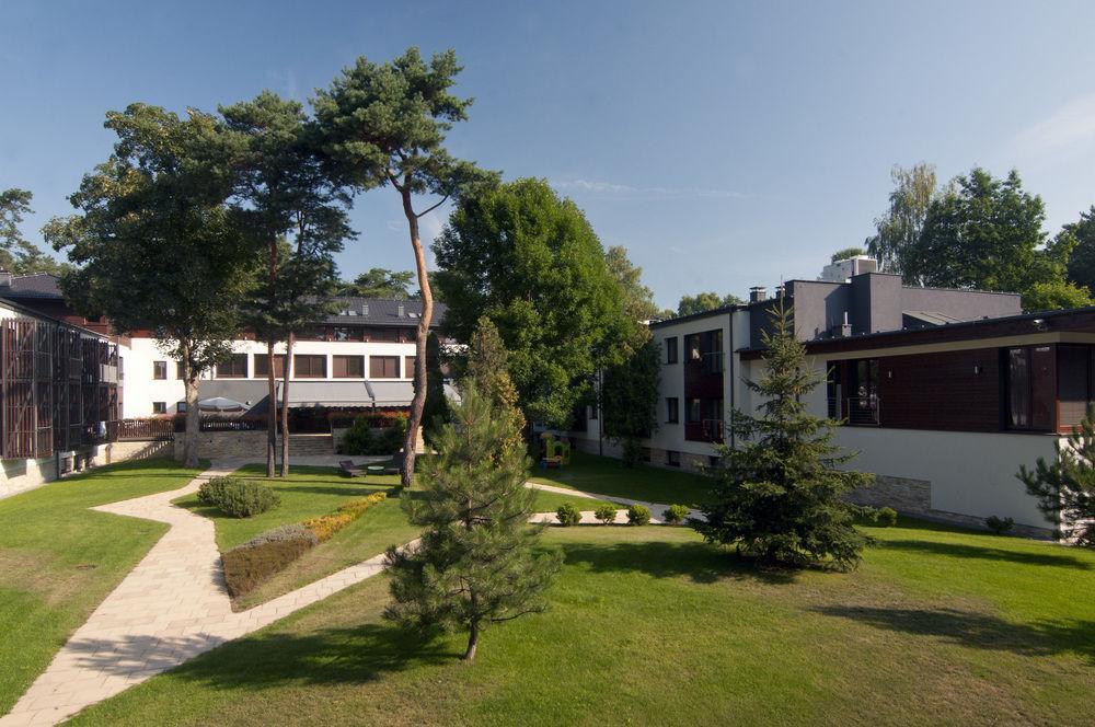Hotel Columna Medica Łask Esterno foto